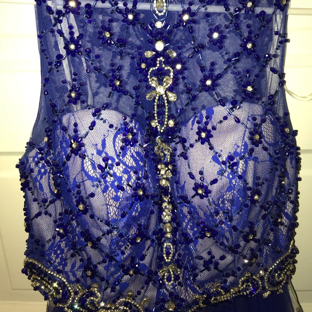 Prom Dress - Picture 2 of 5